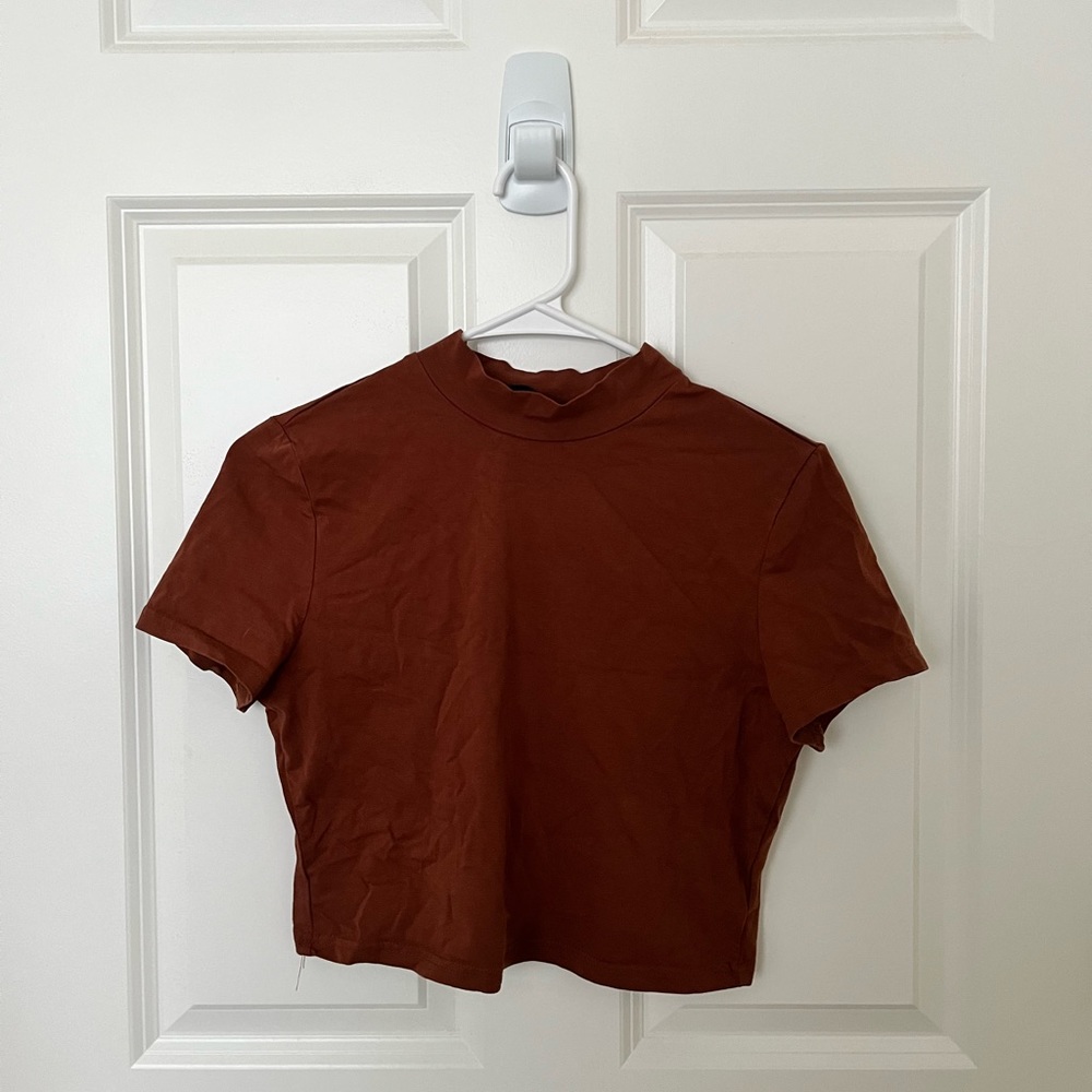 SHEIN Brown Mock Neck Solid Crop Tee